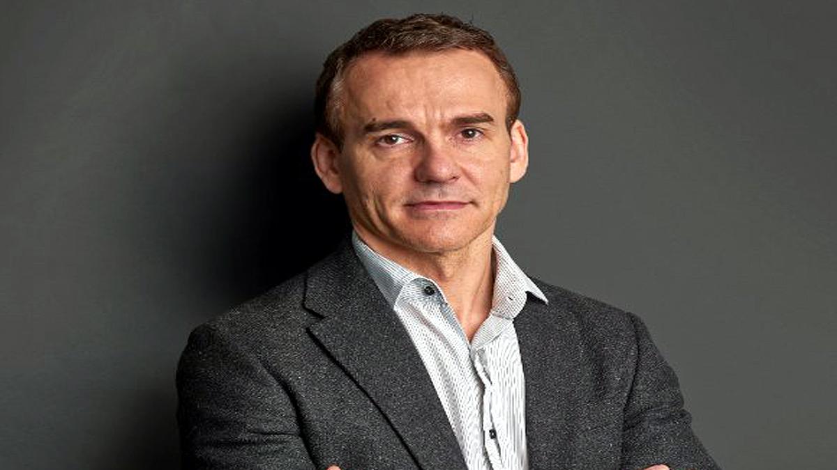 Businessman Matthew Moulding gives share of profits to employees 