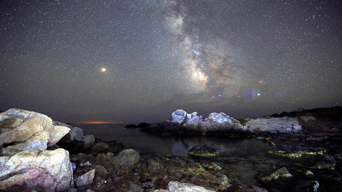 Our Milky Way is slowly breaking apart 