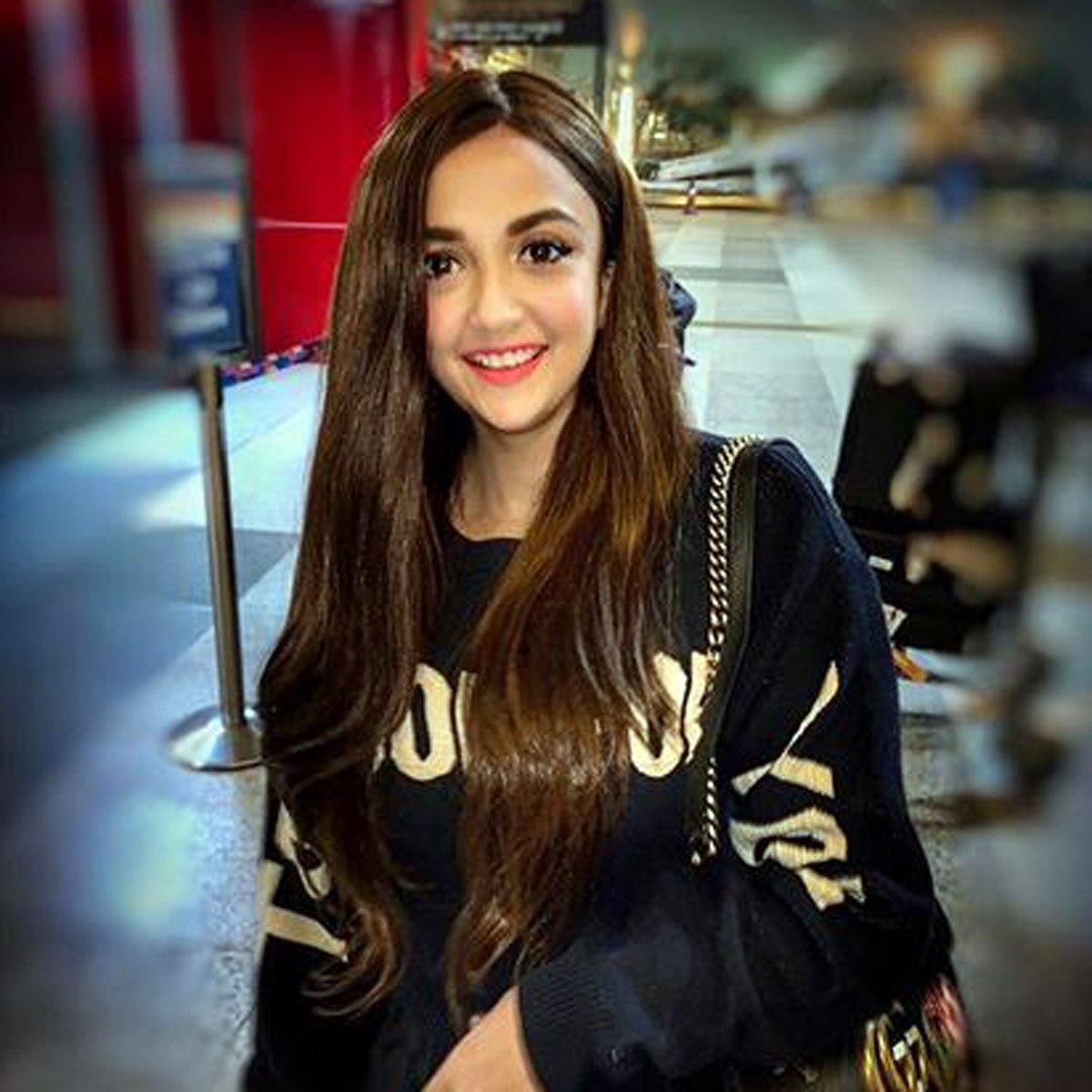 मोनाली ठाकुर