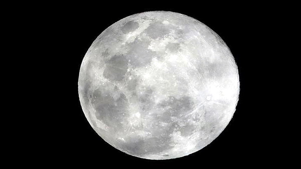 Full Moon and penumbral lunar eclipse