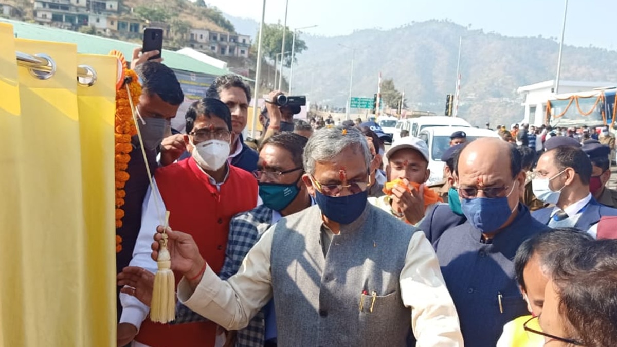 विश्व प्रसिद्ध टिहरी झील पर बना देश के सबसे बड़ा मोटरेबल झूला पुल, सीएम रावत ने किया उद्घाटन.