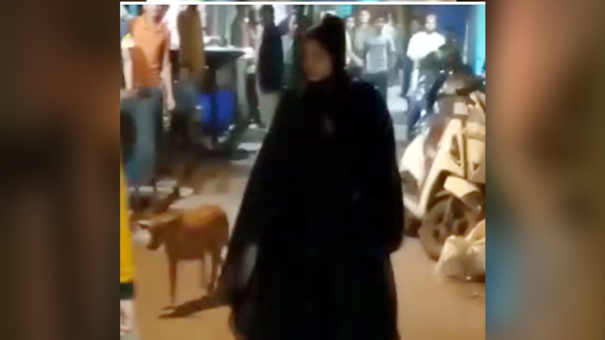 बुर्के में फायरिंग करती नजर आई लेडी, खुद को बता रही थी गैंगस्‍टर की बहन 