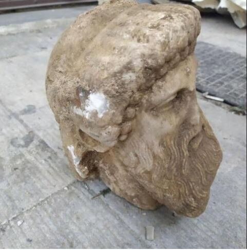 हजारों साल पुरानी प्रतिमा देख चौंके लोग