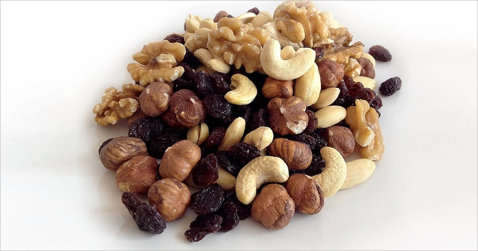 नमकीन की जगह सूखे मेवे