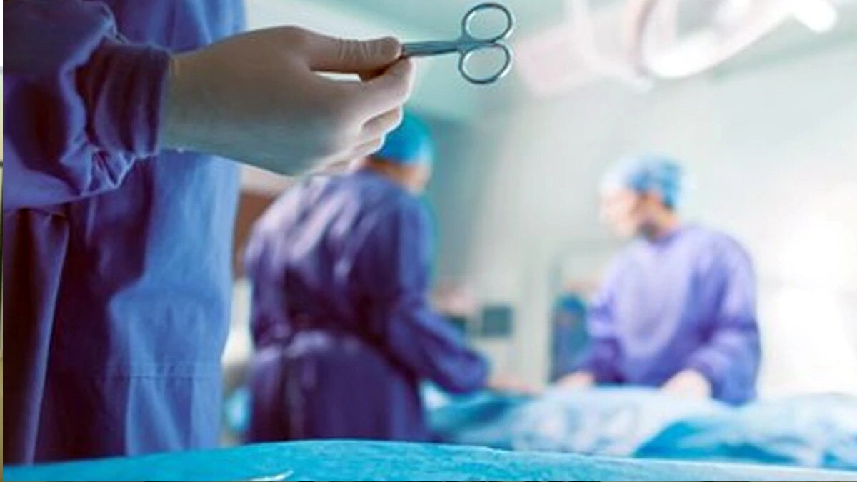 सर्जरी के दौरान महिला के पेट में छूटा सर्जिकल स्पंज, 4 महीने बाद खुलासा, हुआ ऑपेरशन.