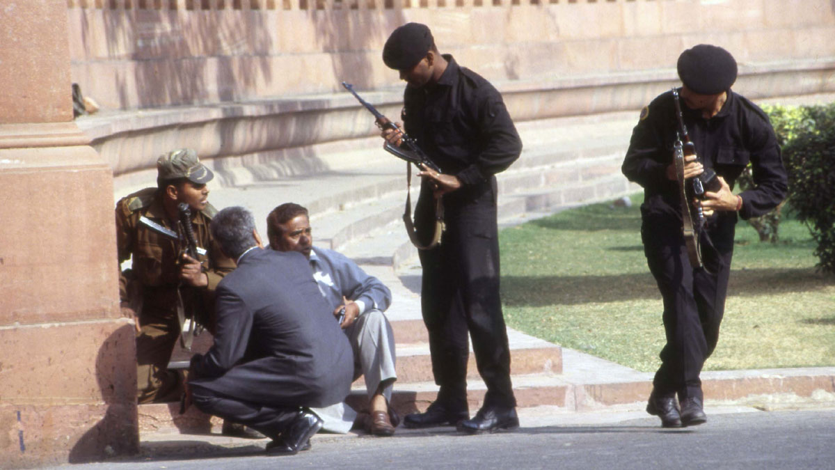 भारत की संसद पर आतंकियों ने किया हमला (Photo Aajtak)