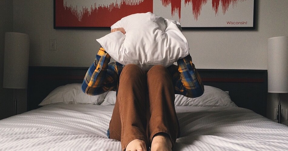 ठीक से ना सोना