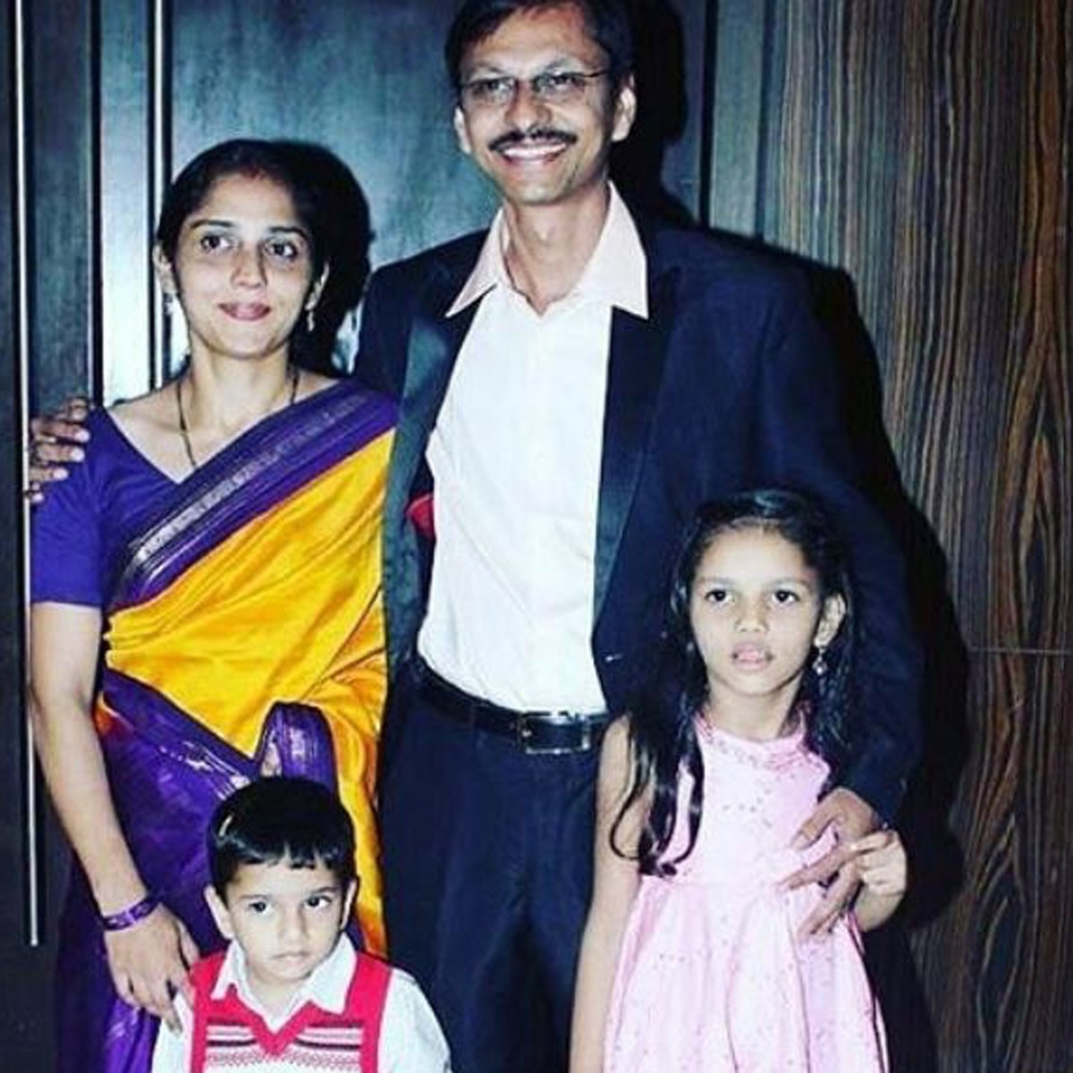 फैमिली संग श्याम पाठक