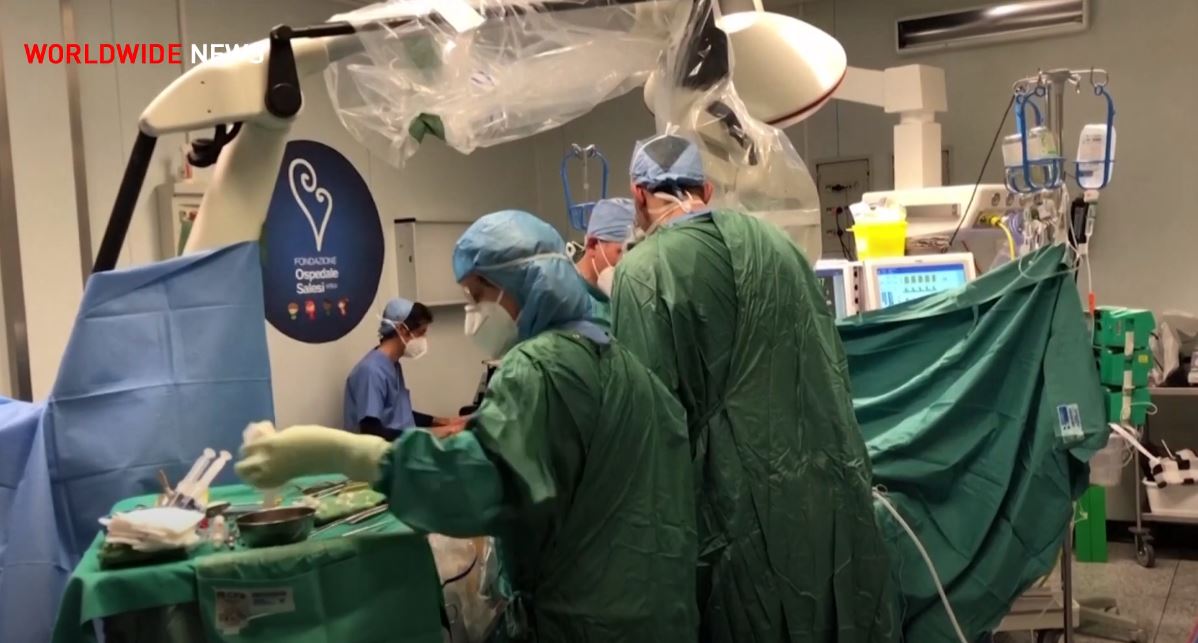 पियानों के संगीत के बीच हुआ ऑपरेशन