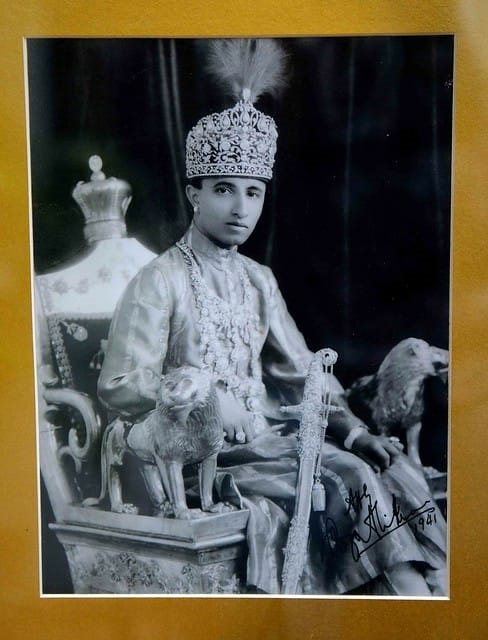 23 करोड़ की पेटिंग्स