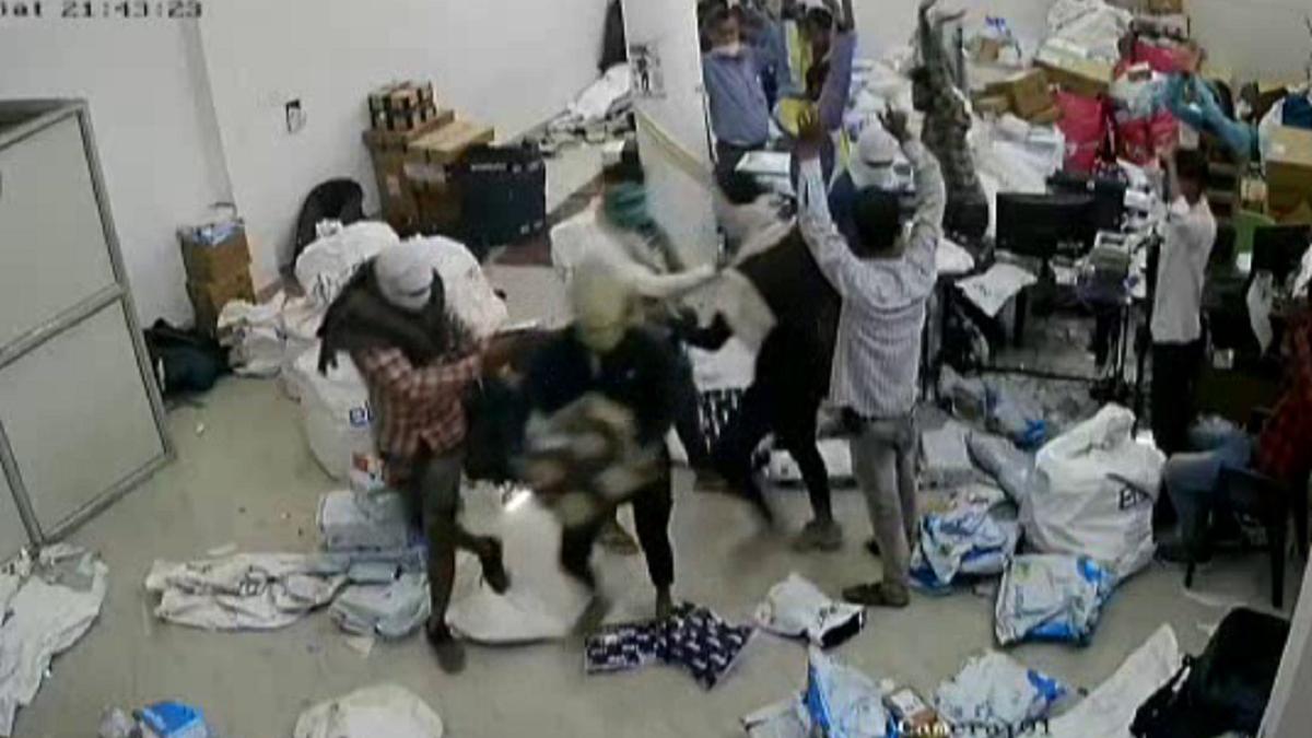 फ्लिपकार्ट के गोडाउन में लाखों की डकैती