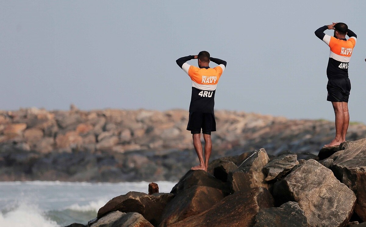 श्रीलंका में 120 व्हेल को बचाया गया