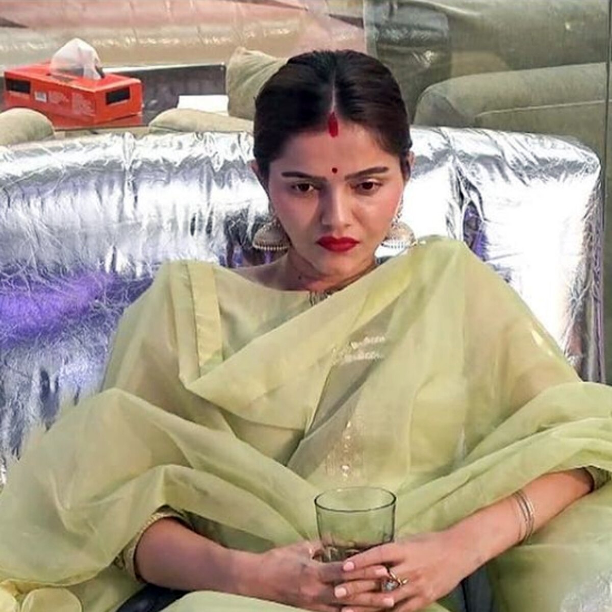 रुबीना द‍िलैक