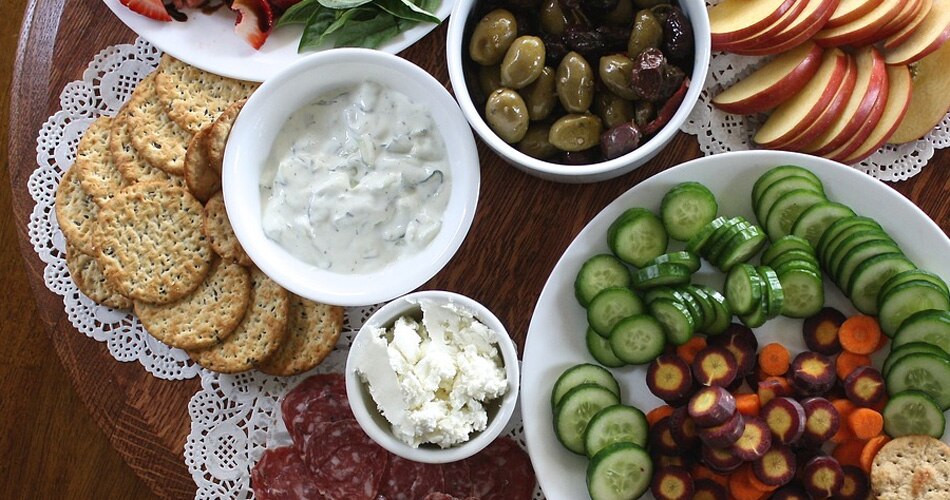 खाने में कई चीजें शामिल करें