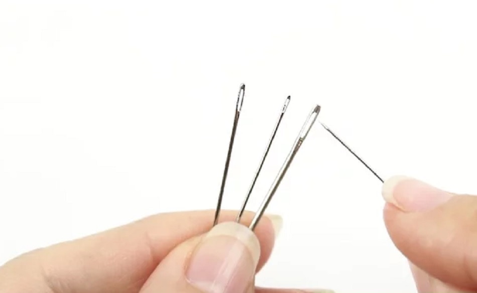 नुकीली चीजों का इस्तेमाल न करें