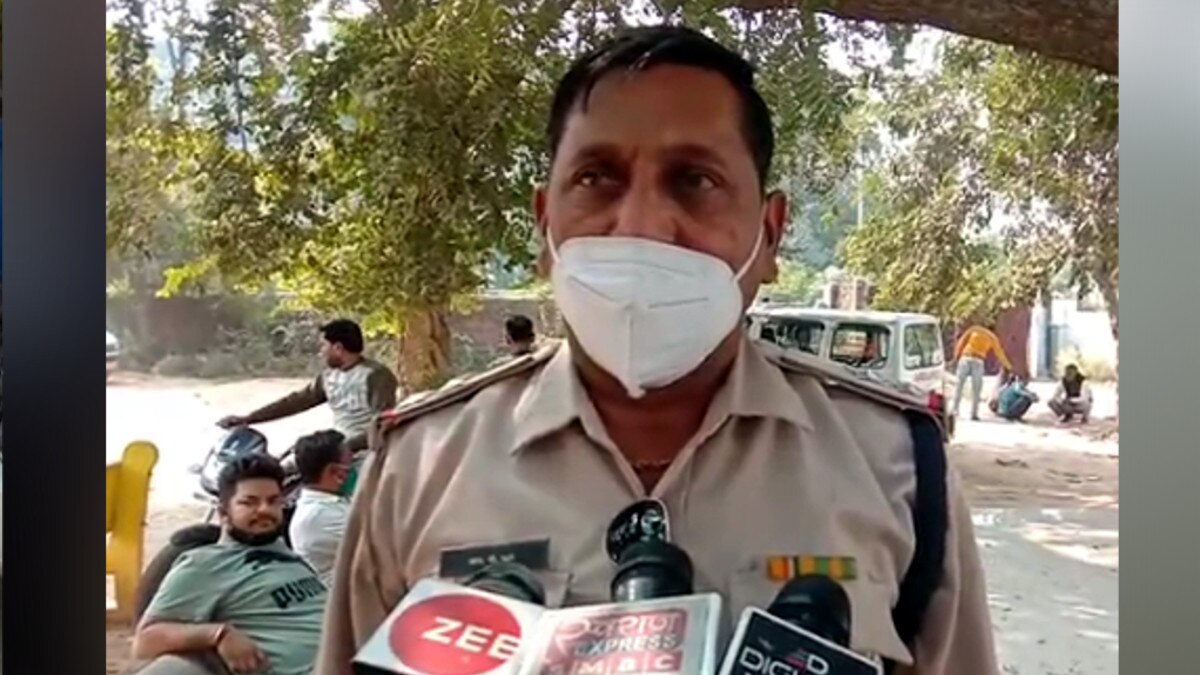 5वीं के छात्र ने घर में स्‍कूल टाई से लगाई फांसी.