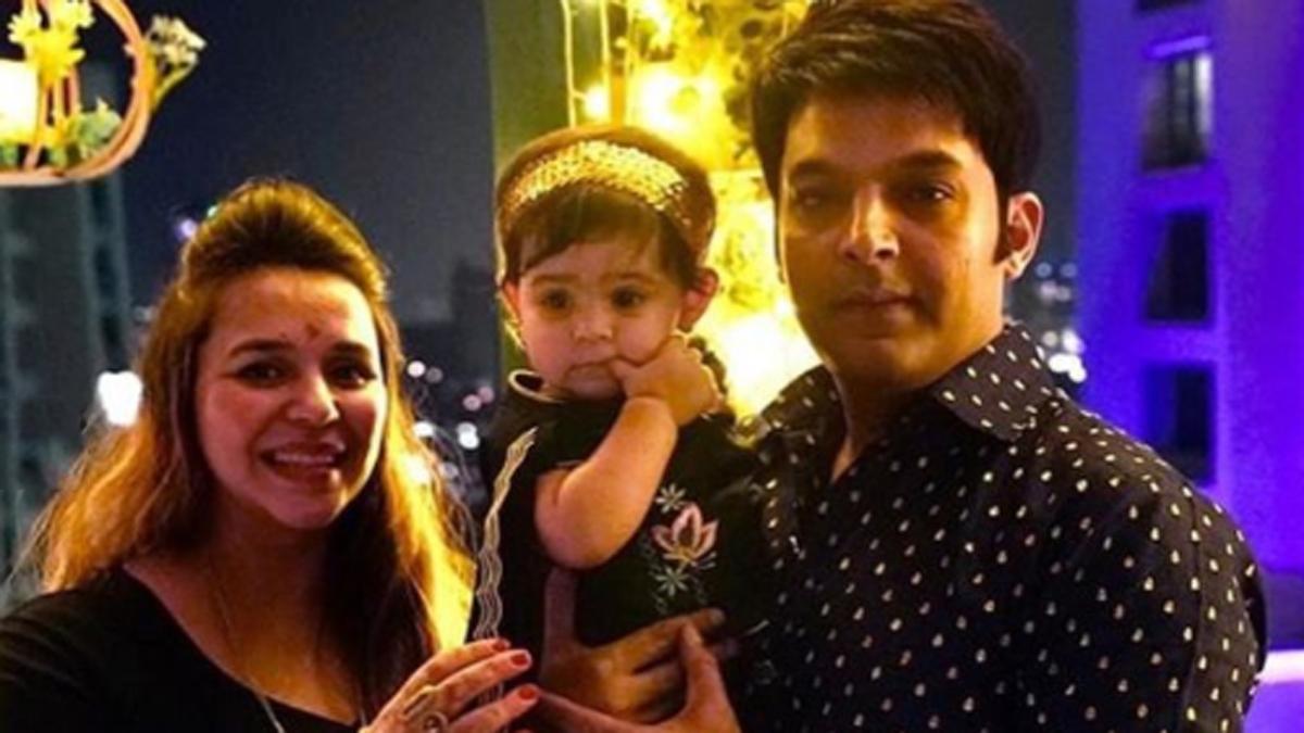 कपिल शर्मा अपनी फैमिली के साथ