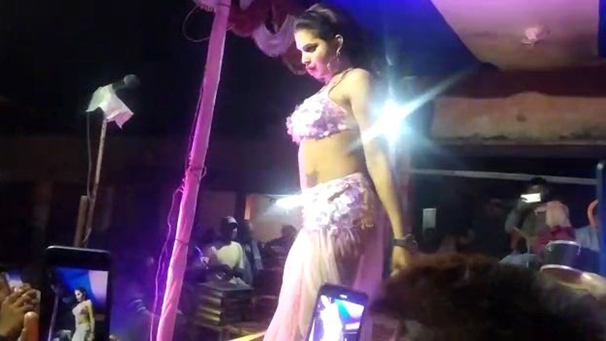 गोली लगने से किन्नर डांसर घायल (फोटो आजतक)