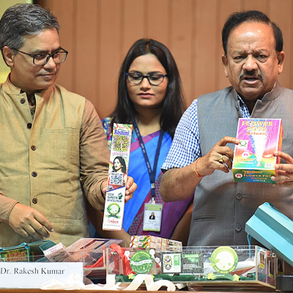 What are green crackers 