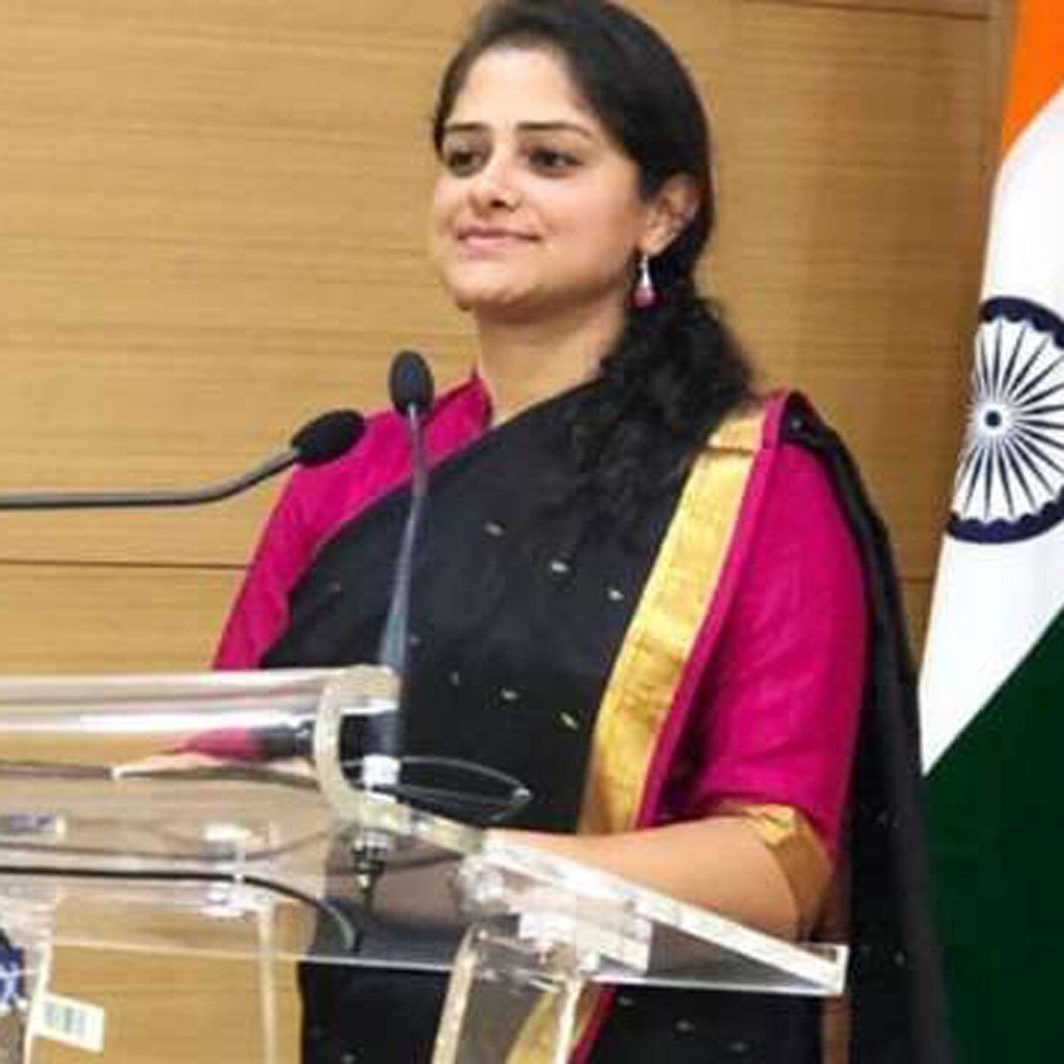 IPS मोहिता शर्मा