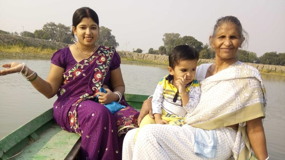 महिला ने अपने खेत में बनाया आईलैंड (फोटो आजतक)