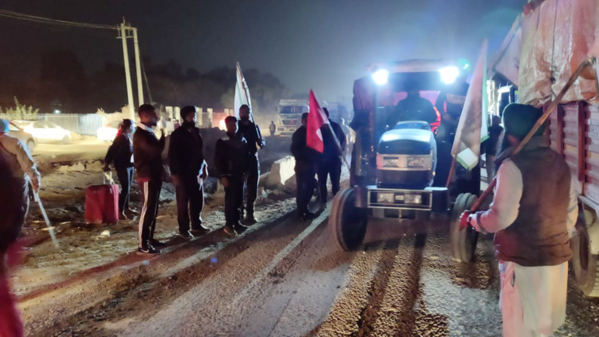 सोनीपत-पानीपत हलदाना बॉर्डर पर पंजाब के कुछ किसान पहुंचे (Photo PTI)