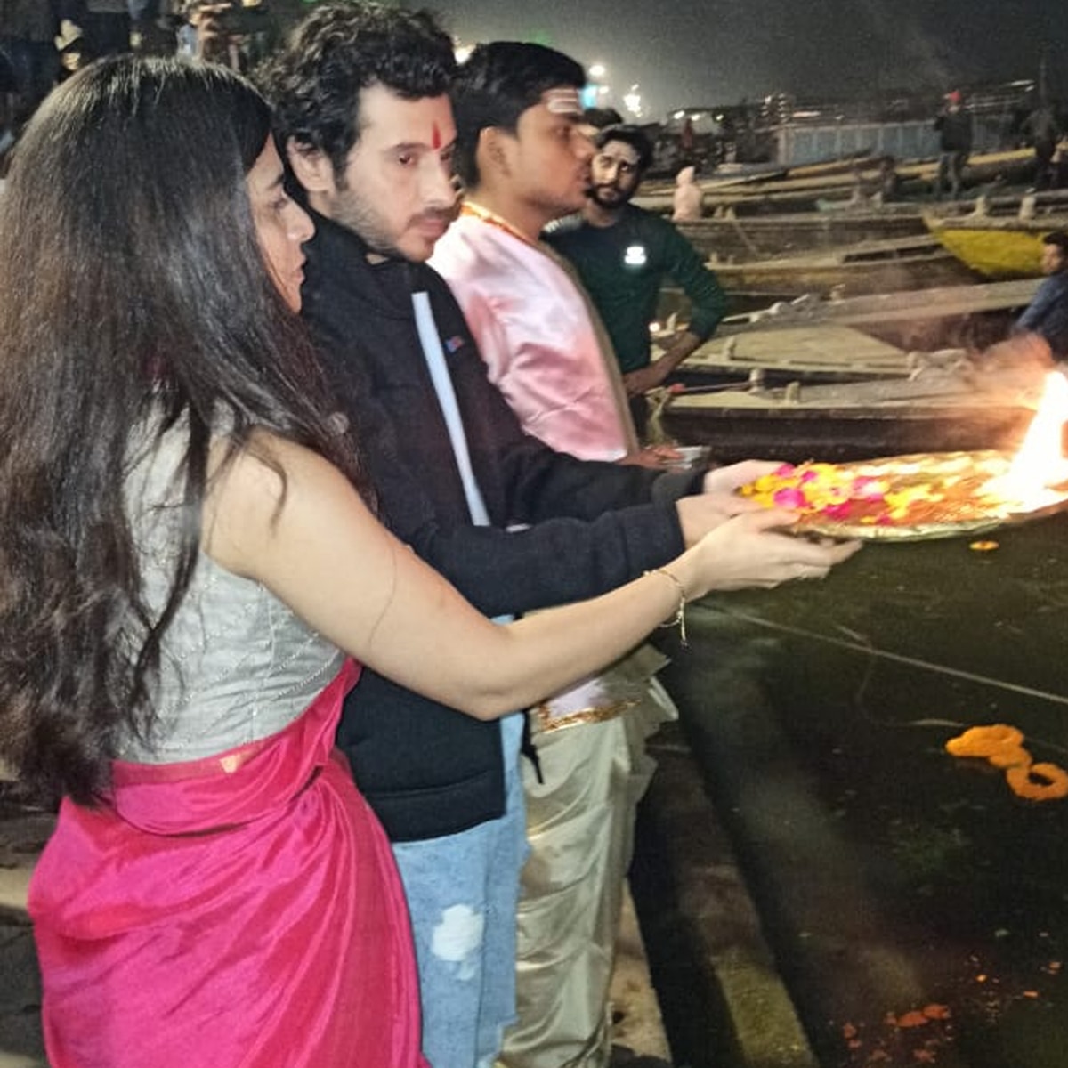 दिव्येंदु शर्मा और अंशुल चौहान