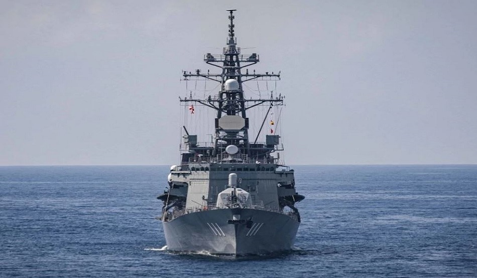 रूस ने अमेरिका के जंगी जहाज को अपने क्षेत्र में पकड़ा