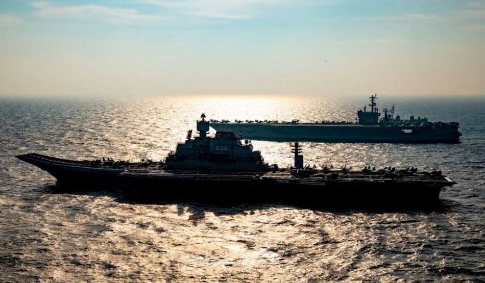 रूस ने अमेरिका के जंगी जहाज को अपने क्षेत्र में पकड़ा