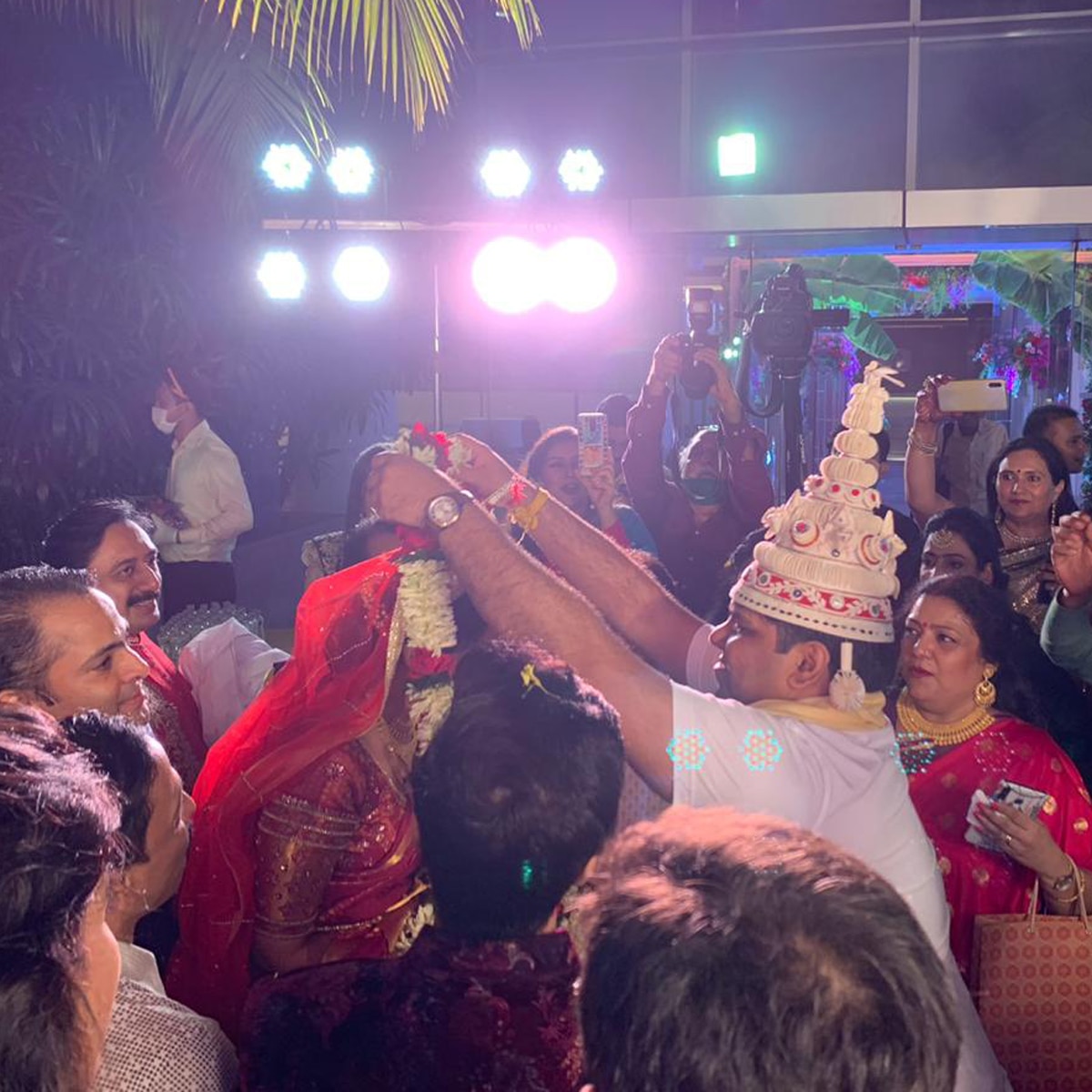 शीतल पांडेय और अभिषेक भट्टाचार्य