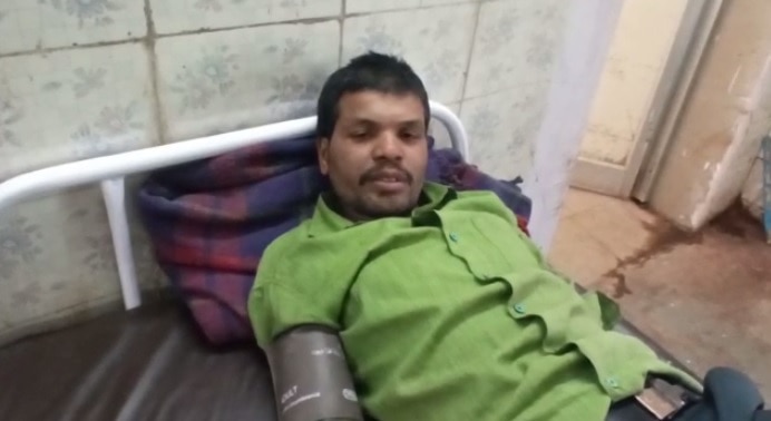 दंपति के साथ बेटे ने भी पी थी चाय.