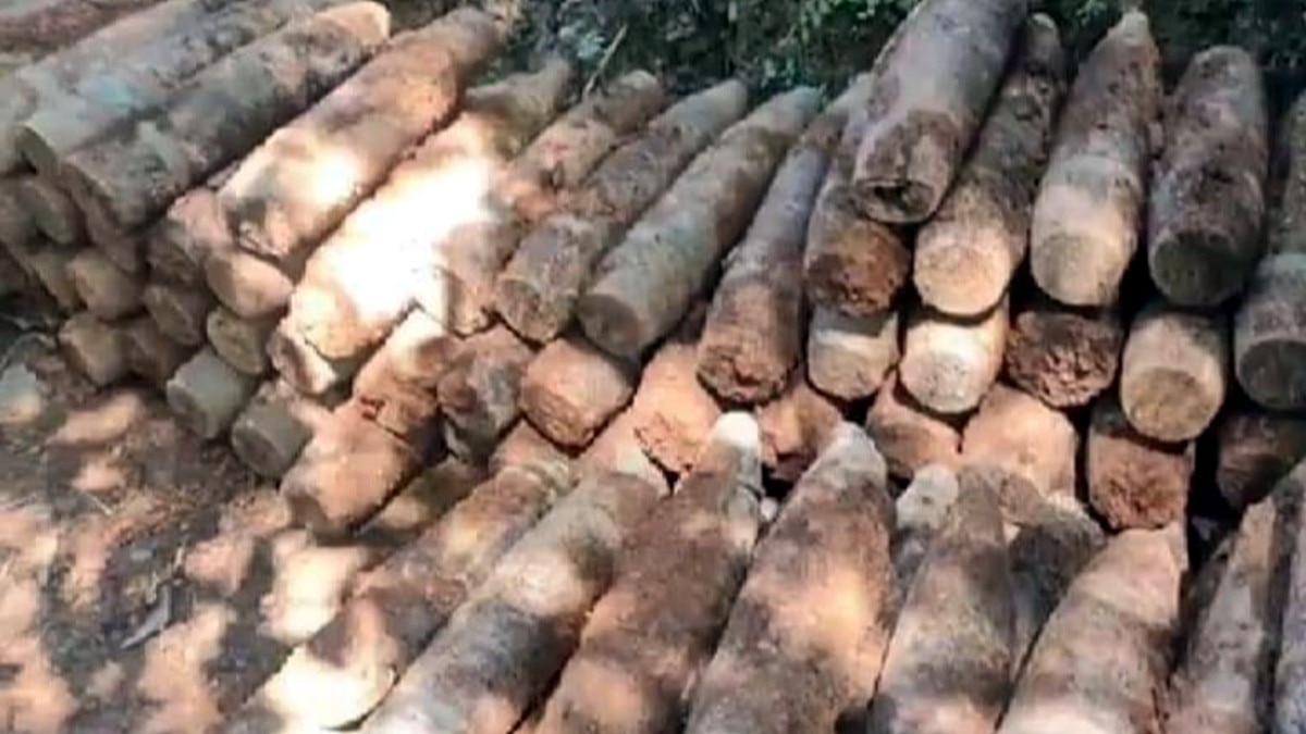 मकान की खुदाई के वक्त निकले सेकंड वर्ल्‍ड वार के 122 घातक बम
