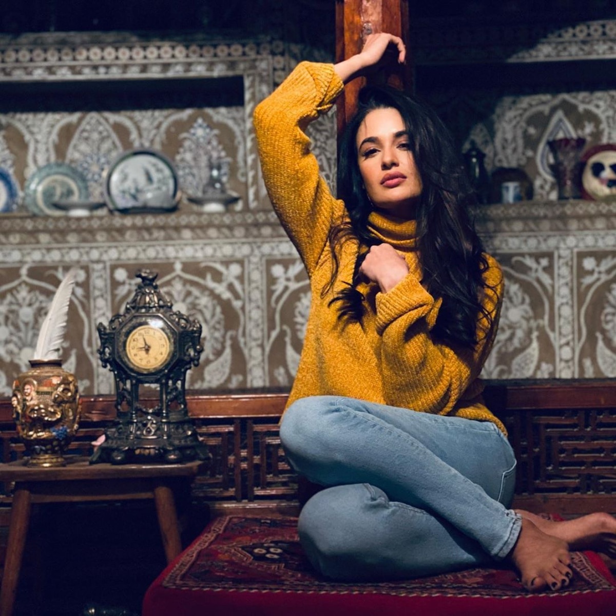 युविका चौधरी