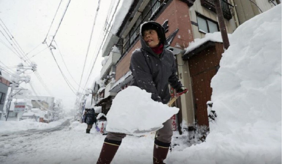 जापान: ऐसी बर्फबारी नहीं देखी होगी