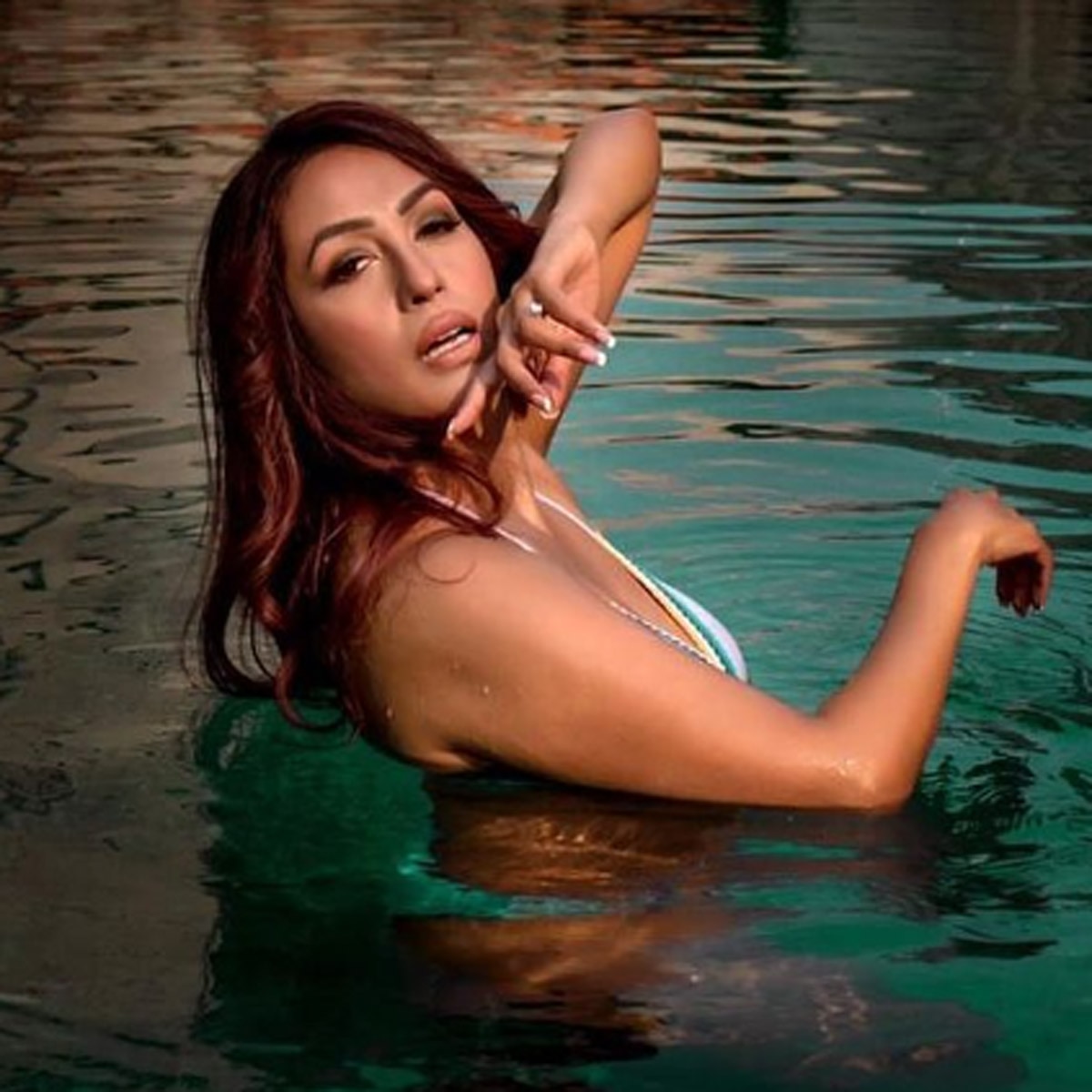 कश्मीरा शाह