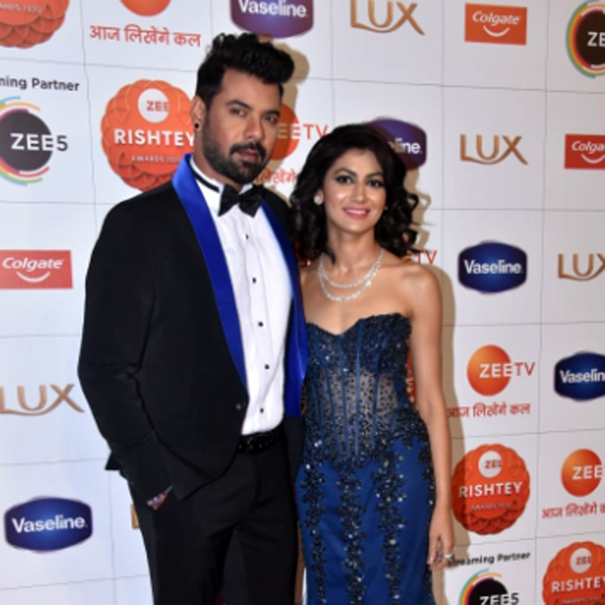 शब्बीर अहलूवालिया और सृति झा