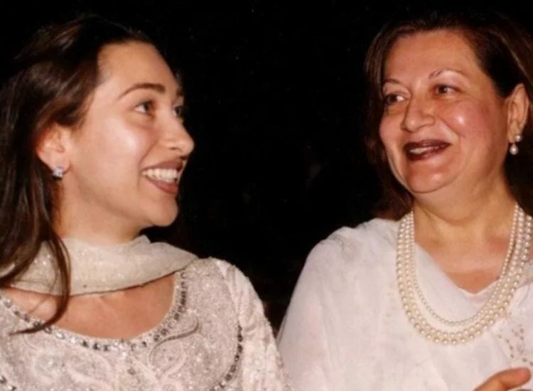 बबिता कपूर और करिश्मा कपूर