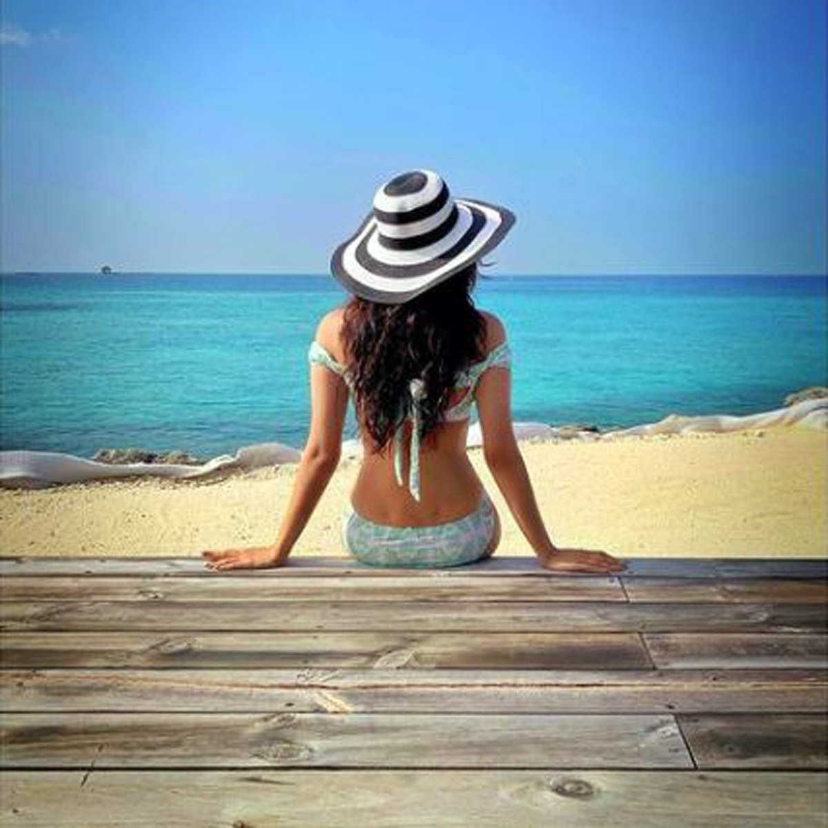 मानुषी छिल्लर