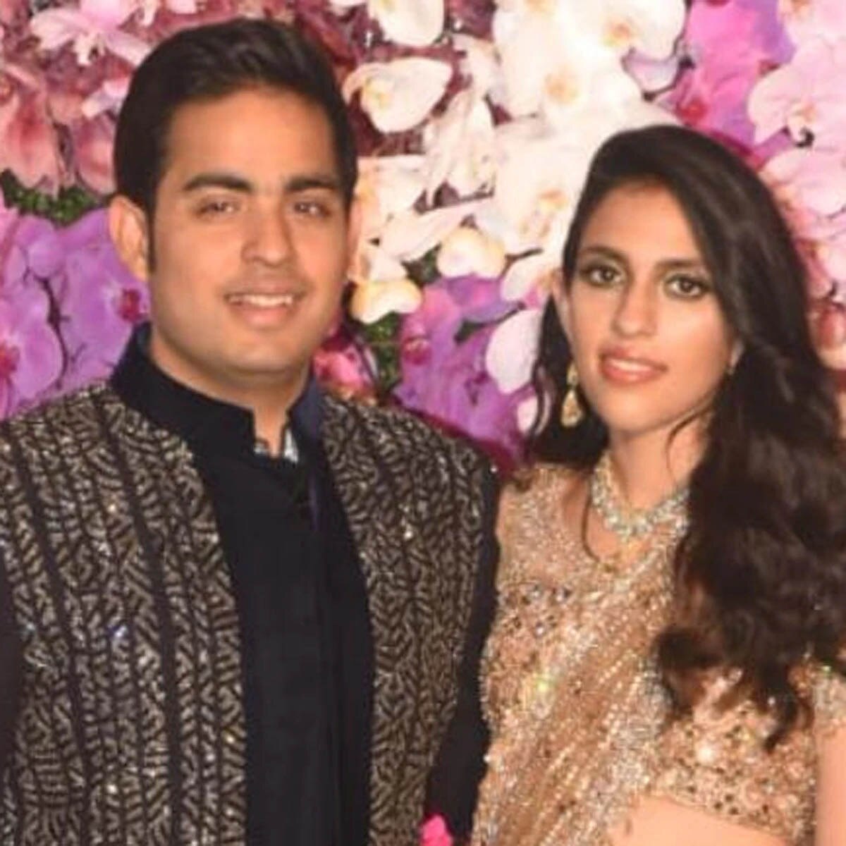 आकाश अंबानी और श्लोका मेहता