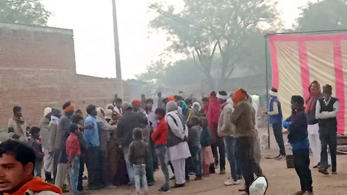 बारात में शामिल होने आए थे लोग, कुएं में गिरी कार, 6 की मौत 