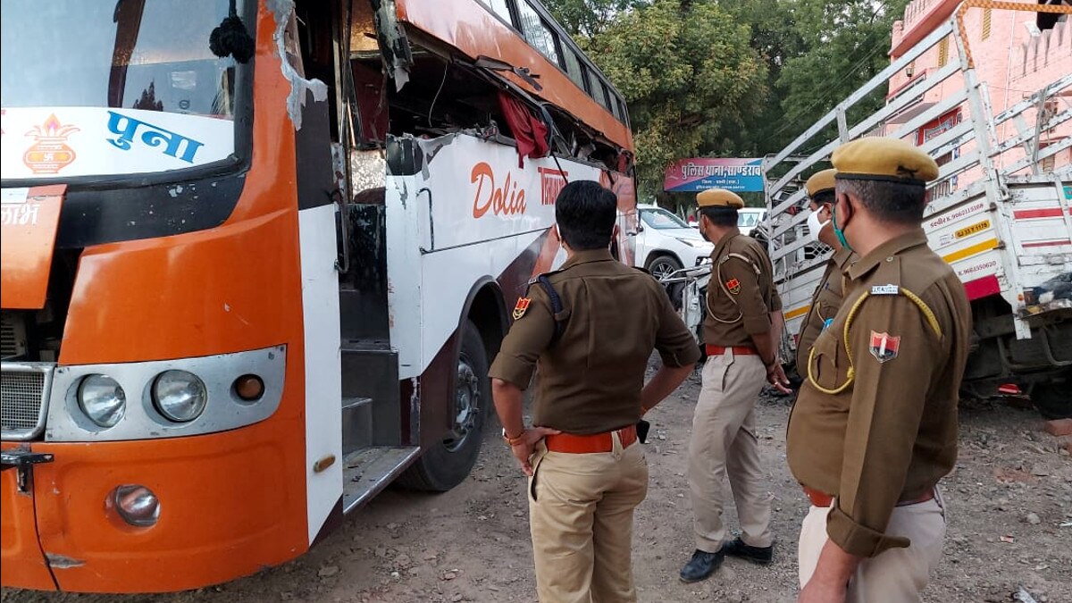 पाली में भयानक एक्सीडेंट, गैस पाइपलाइन पाइप बस में घुसा