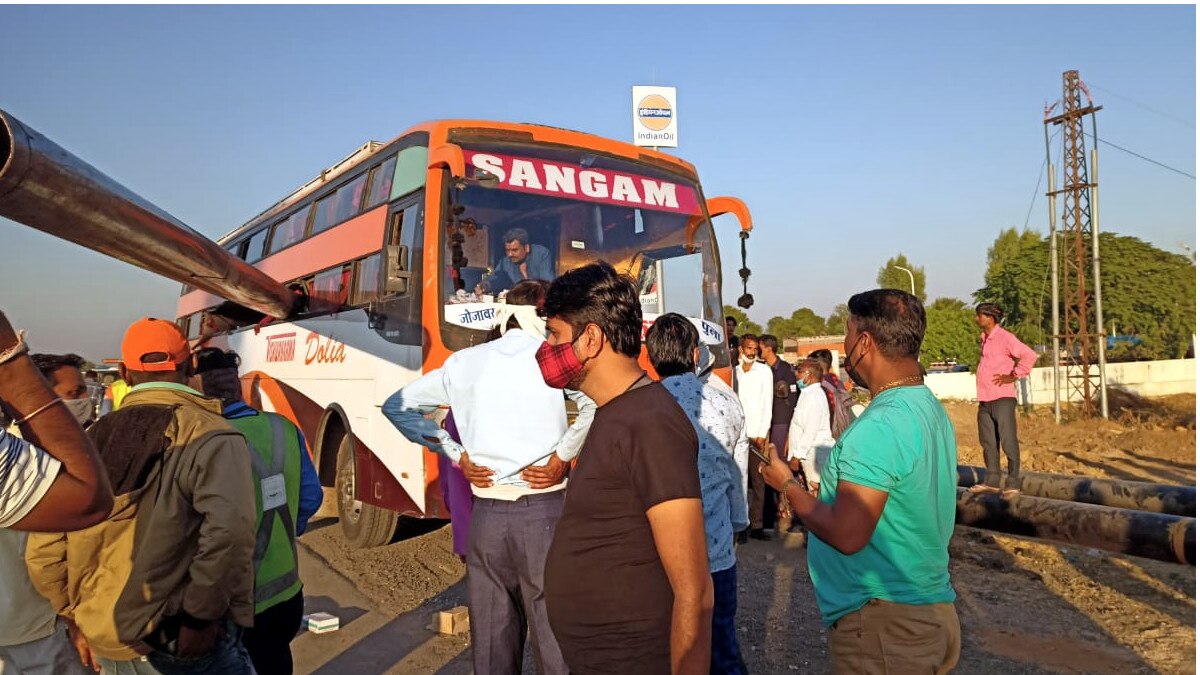 पाली में भयानक एक्सीडेंट, गैस पाइपलाइन पाइप बस में घुसा