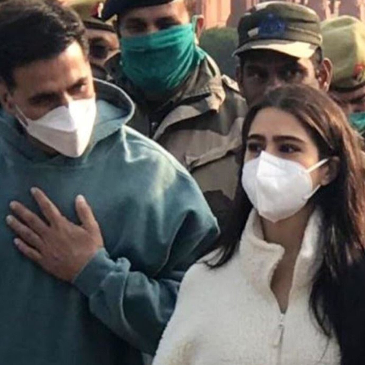 अक्षय और सारा