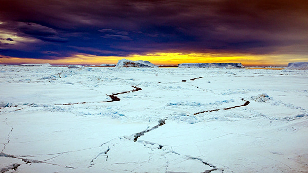 30000 earthquakes hits Antarctica