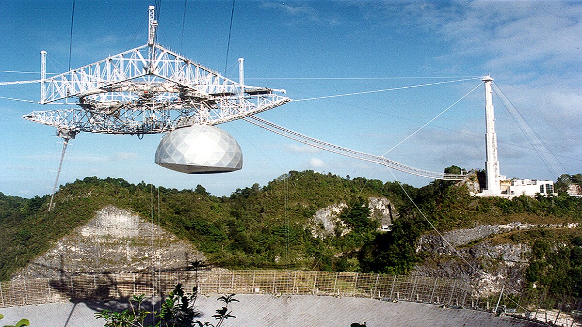 World Most Powerful Arecibo Observatory Fully broken