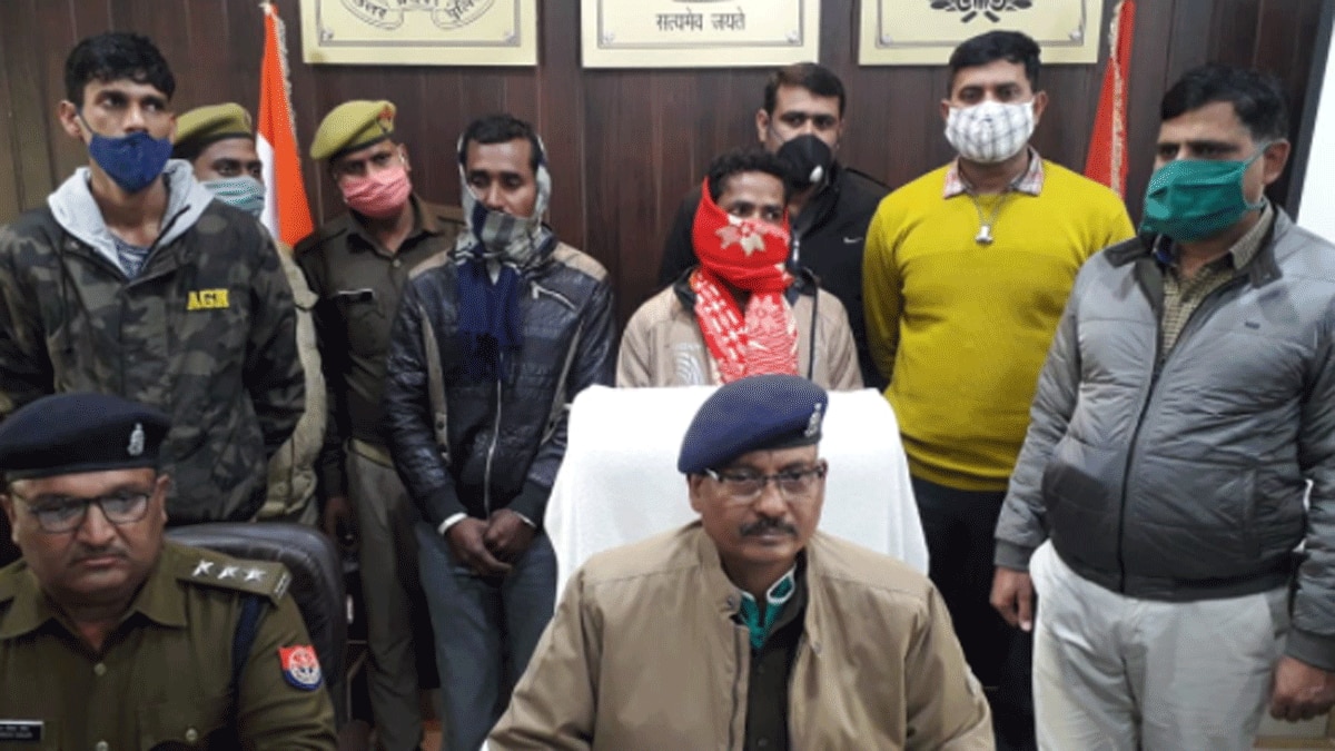 अवैध हथियार बनाने वाली फैक्ट्री का फंडाफोड़ (फोटो आजतक)