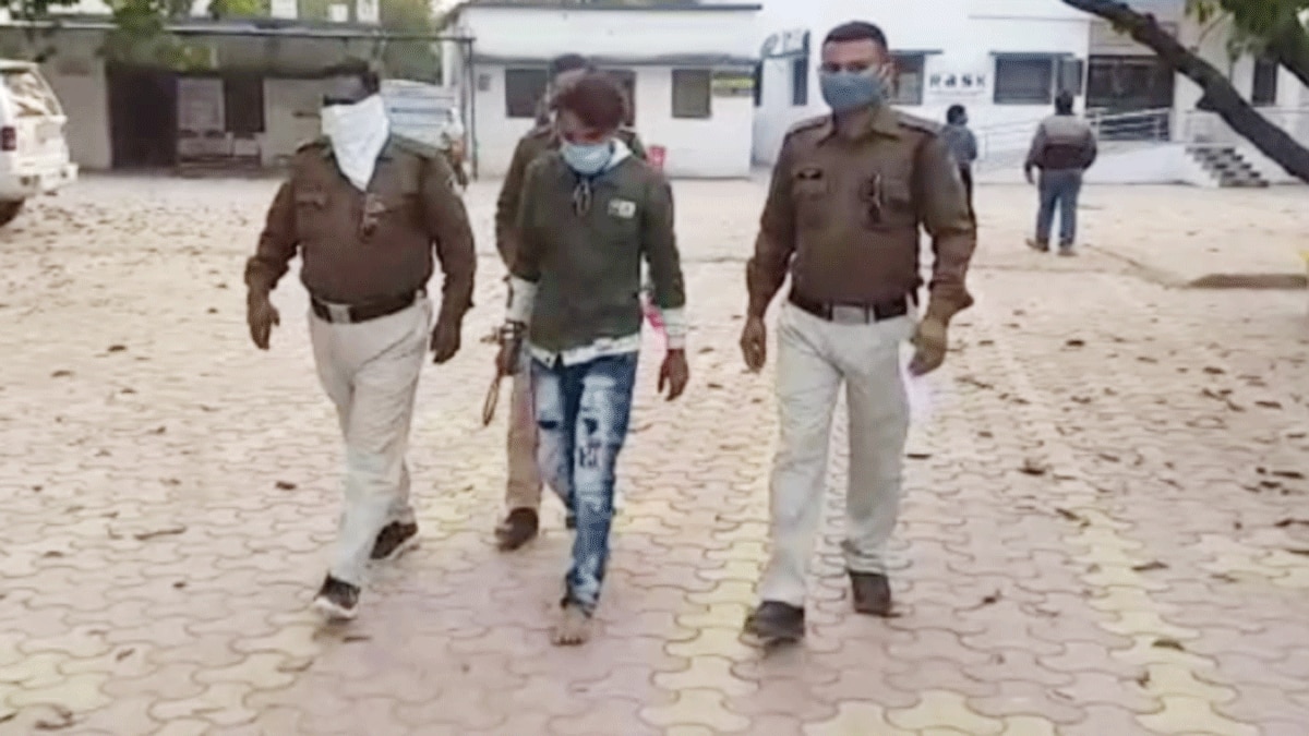 मां-बेटी को पिस्टल की नोक पर कई घंटों तक बंधक बना कर रखा (फोटो आजतक)