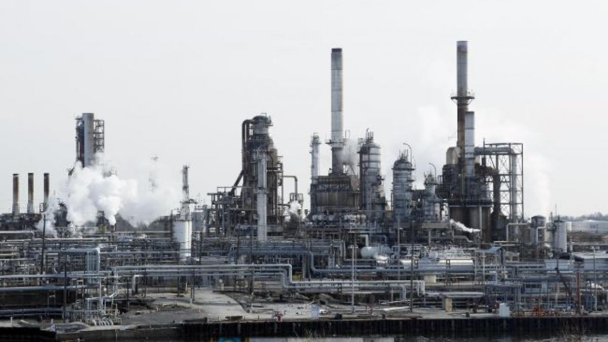 BPCL में पूरी हिस्सेदारी बेचना चाहती है सरकार 