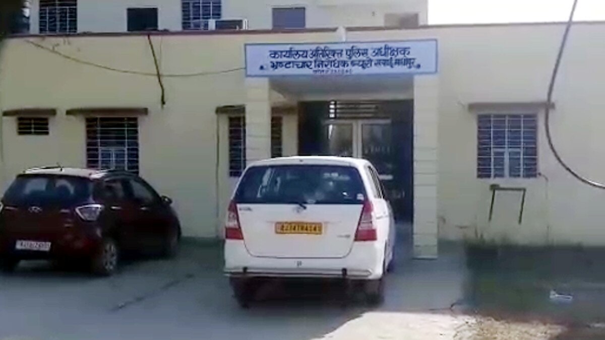 मंच पर ASP ने रिश्‍वत के खिलाफ दिया भाषण, एक घंटे बाद खुद पैसे लेते हो गए अरेस्‍ट