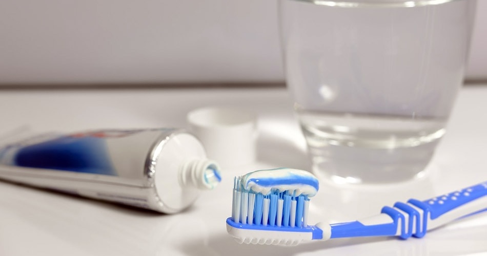 खाने के बाद ब्रश करें